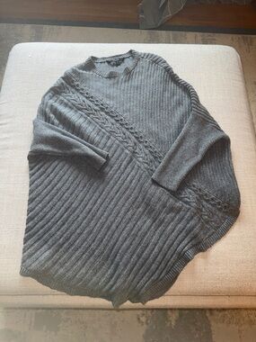 Simply Vera Vera Wang Gray Knit Poncho Sweater